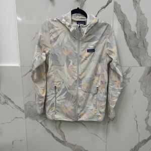 Patagonia Women's Patterned Cream and Gray Bajadas Hoody Rain Jacket